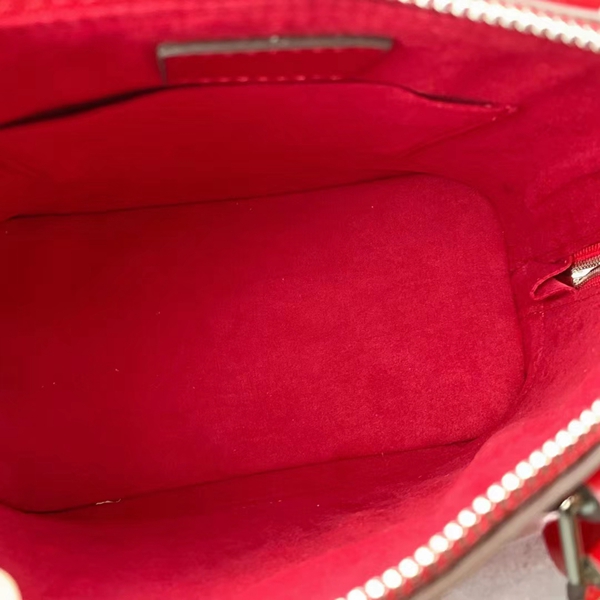 ルイヴィトンバッグ着用イメージ